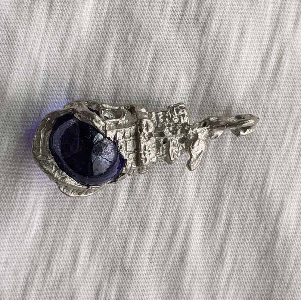 Medieval castle marble necklace